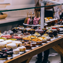 Lokal wynajęty sieciowemu najemcy z branży piekarniczo-cukierniczej