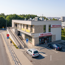 Obiekt handlowy z najemcą Rossmann w mieście woj. małopolskiego