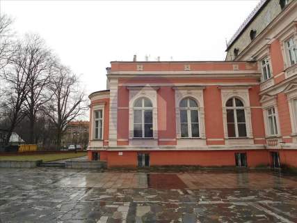 Do sprzedaży budynek pałacowy w centrum Legnicy