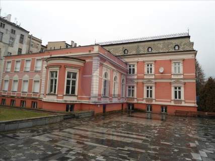 Do sprzedaży budynek pałacowy w centrum Legnicy