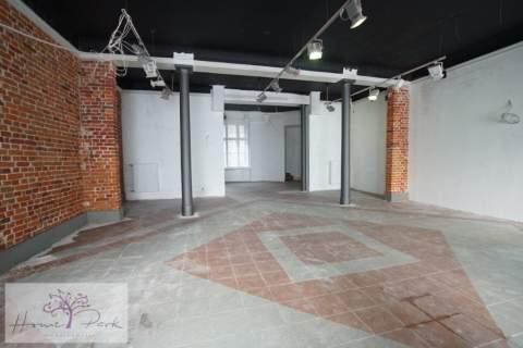 Lokal z witryną ul.Piotrkowska -Deptak