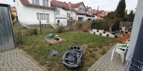 Dom inwestycyjny na sprzedaż - 8 mieszkań 