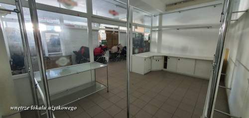 lokal użytkowy pow. 20,4 m2 w hali targowej