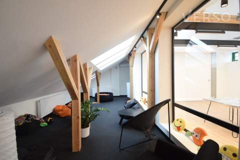 Stylowe loftowe poddasze, open space dla IT