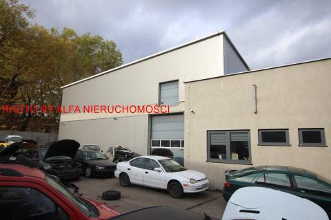 Nowoczesna hala magazynowa.