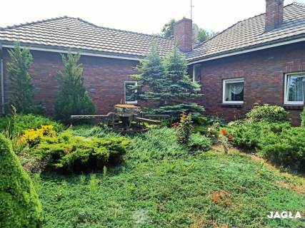 Rezydencja Niemcz 277/13040m2 stawy stajnia MPZP