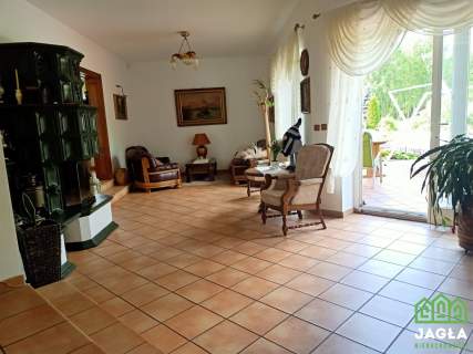Rezydencja Niemcz 277/13040m2 stawy stajnia MPZP
