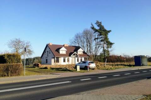 Budynek z projektem pod małą gastronomię 