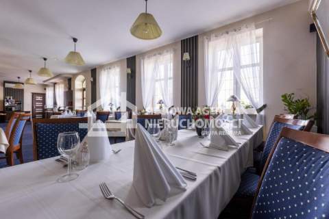 Hotel w Rumi przy głównej trasie 