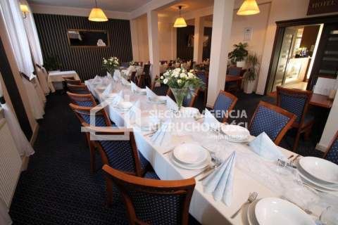 Hotel w Rumi przy głównej trasie 