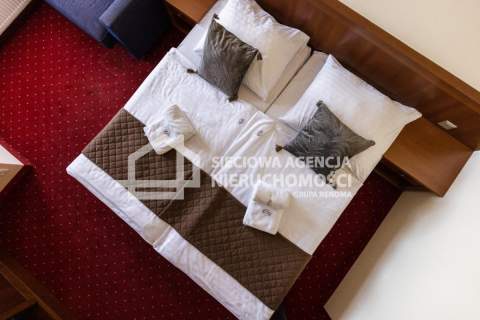 Hotel w Rumi przy głównej trasie 