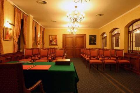 Funkcjonujący hotel w pięknym otoczeniu