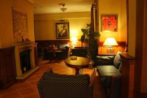 Funkcjonujący hotel w pięknym otoczeniu