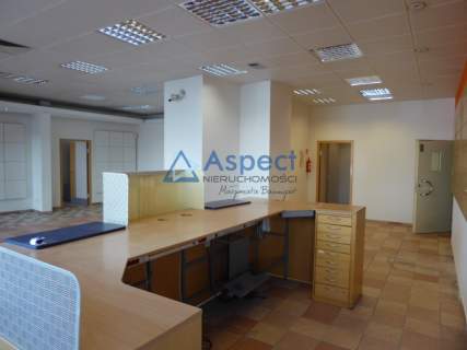 Lokal w ruchliwym miejscu, 174 m2, Pomorzany