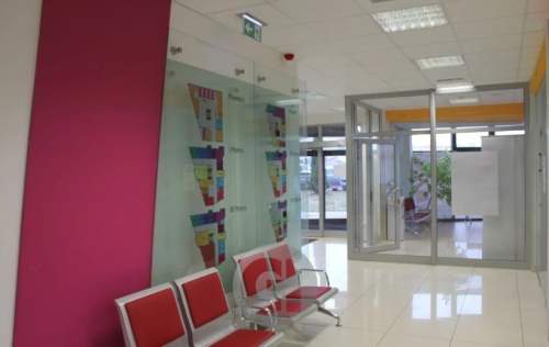 Lokal w atrakcyjnym centrum lekarskim -os. Górczyn