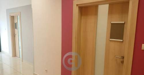 Lokal w atrakcyjnym centrum lekarskim -os. Górczyn