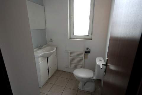 39 m2 LOKAL WYNAJMĘ 1300 zł Bartodzieje 3pokoje WC