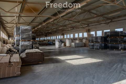 Obiekt magazynowo-produkcyjno-biurowy-2521m2-Radom