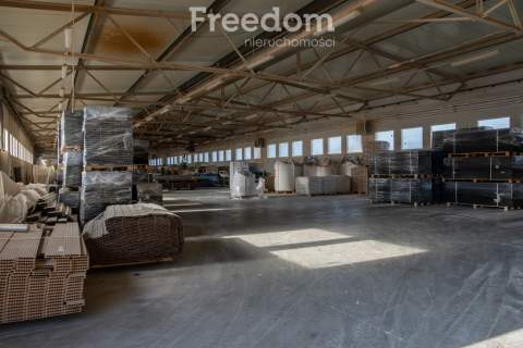 Obiekt magazynowo-produkcyjno-biurowy-2521m2-Radom