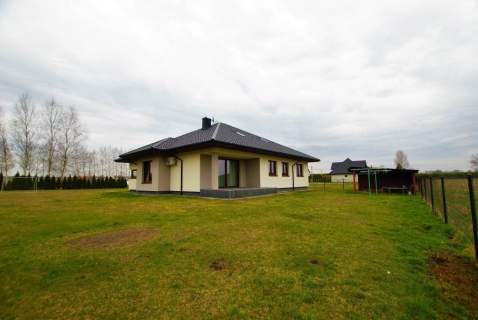 Dom wolnostojący działka 3740 m2