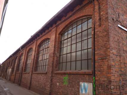 Hala produkcyjno-magazynowa w centrum