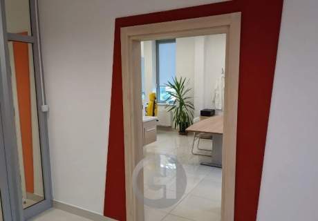 Lokal w atrakcyjnym centrum lekarskim -os. Górczyn