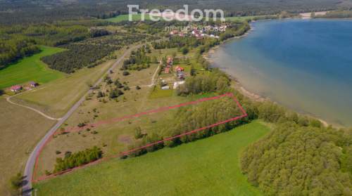 Działka z linią brzegową w Zawadach.
