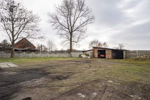 Dom wolnostojący, działka 6400 m2, budynek gospodarczy