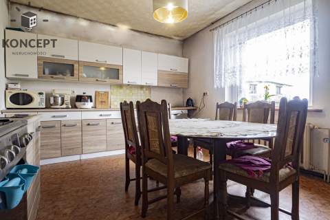 Dom wolnostojący, działka 6400 m2, budynek gospodarczy
