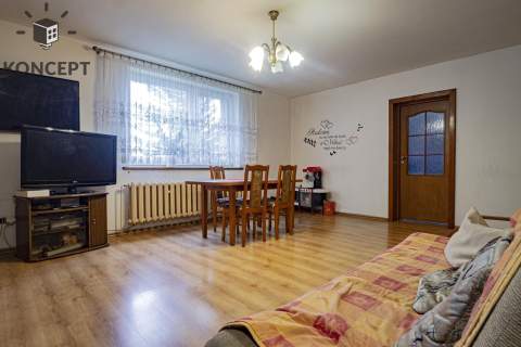 Dom wolnostojący, działka 6400 m2, budynek gospodarczy