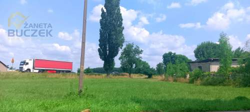 Grunt Stary Dębsk przy trasie 92