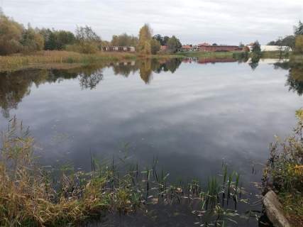 Działka z jeziorem i WZ na 3 domy, 5 km od morza