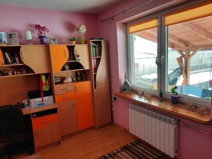 Atrakcyjny dom na weekend lub całorocznie.