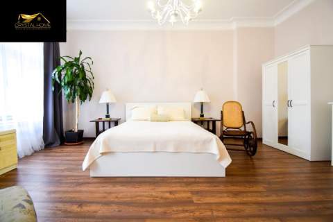 136m2, 4 pokoje, I piętro, 2 balkony