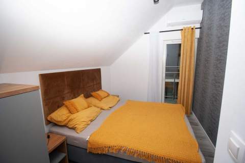 Apartament, pow. 62m2, 3 pokoje, ogródek, parking.