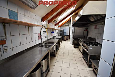 Dom weselny/restauracja, pow. 800 m, Zagnańsk