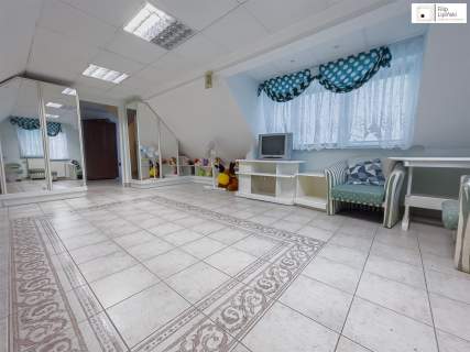 DOM, SALA BANKIETOWA, STAJNIA, 9HA DZIAŁKI 