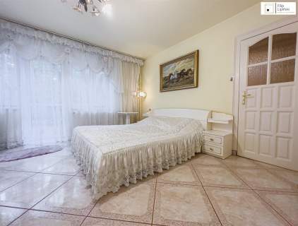 DOM, SALA BANKIETOWA, STAJNIA, 9HA DZIAŁKI 
