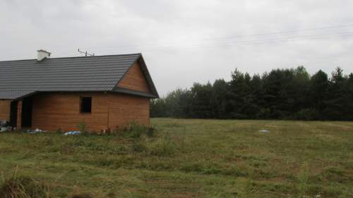 Działka zabudowana domem nowym w Czerwonej Woli