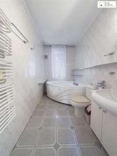 DOM, SALA BANKIETOWA, STAJNIA, 9HA DZIAŁKI 