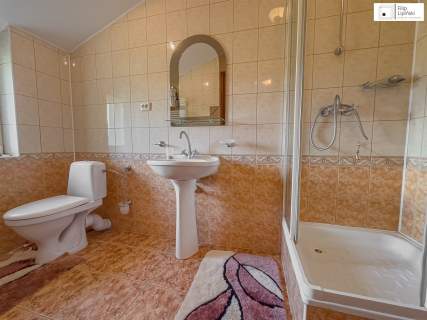 DOM, SALA BANKIETOWA, STAJNIA, 9HA DZIAŁKI 