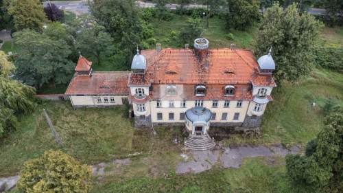 Unikatowy pałac blisko Poznania