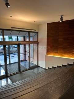 Nieruchomość komercyjna do wynajęcia, 190 m2, Warszawa