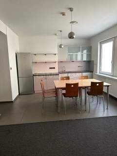 Nieruchomość komercyjna do wynajęcia, 190 m2, Warszawa