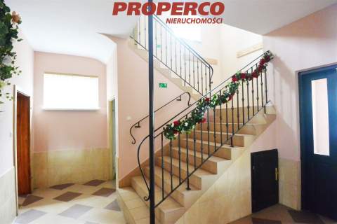 Obiekt hotelowo-bankietowy 760,80 m2, Snochowice