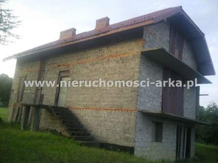 Dom w stanie surowym w widokowym miejscu