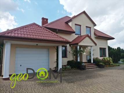 Dom z prywatnym stawem, gm. Konstantynów.