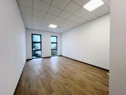 Lokal usługowo-biurowy 32 m2 Zwięczyca