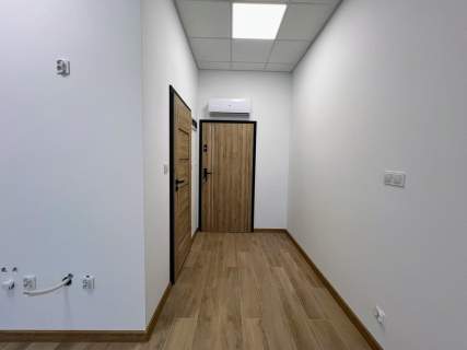 Lokal usługowo-biurowy 32 m2 Zwięczyca
