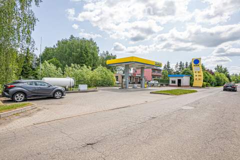 Stacja benzynowa w miejscowości Krzewsk.